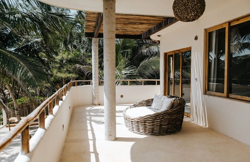 Zona Hotelera House | Luxury Beachfront Villa with Private Pool in the Heart of Tulum