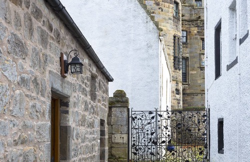 Falkland Cottage | Luxury Bed and Breakfast cottage set within the gardens of Maspie House.
