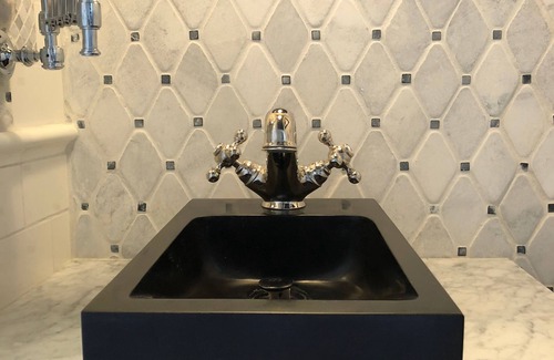 Top of the Hill Apartment | Luxury Boutique Guest Quarters with Private Entrance