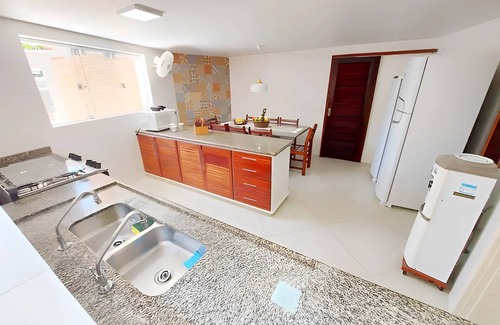 Jardim Virginia House | Luxury Retreat with Pool in the Heart of Guarujá!