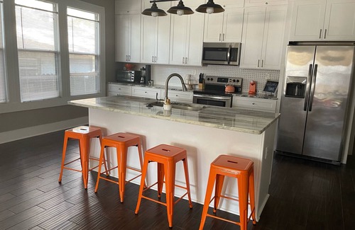 Tampa Heights House | Luxury Bungalow - 5 minutes to downtown and the Riverwalk