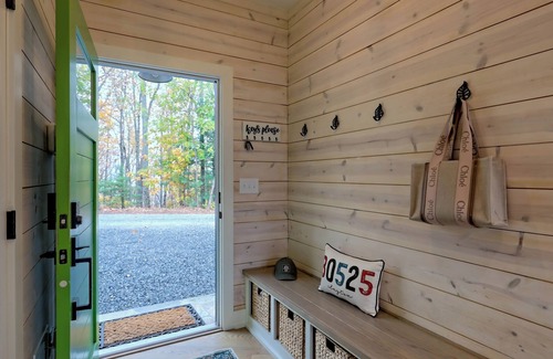 Clayton House | Luxury Bungalow with Mountain Views From Every Room 5 Minutes From Downtown