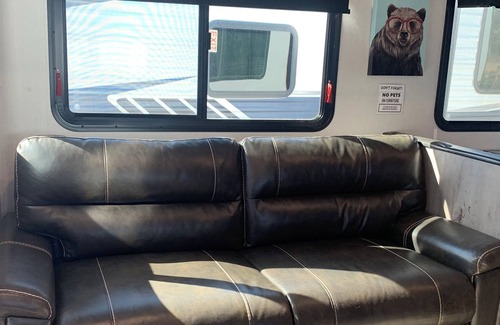 Earlsboro House | Luxury Bunkhouse RV on the farm