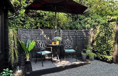 Little Hallingbury Cabin | Luxury Cabin Perfect for Stansted Airport and Short Stays in the Country Side