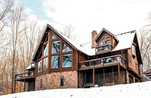 Butler Cabin | Luxury cabin, hot tub, pool, fire pit, sleeps 20