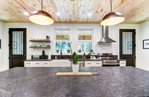 Logan Cabin | Luxury Cabin in Hocking Hills - Sleeps 16, amazing amenities