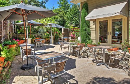 Calistoga House | Luxury Calistoga Home with Pool, Hot Tub and Grill!