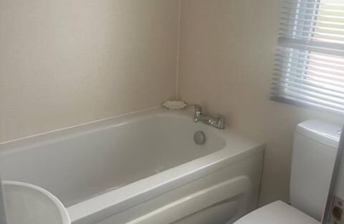 Paignton Cabin | Luxury caravan sea views sleep 6 free wifi