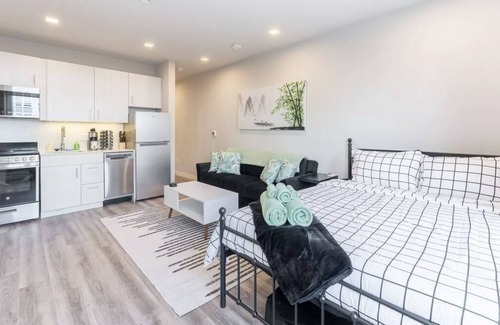 Logan Square Apartment | Luxury Center City Apartment Near Jefferson Hospital, Temple, and CCP