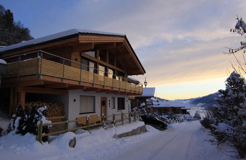 Bramberg am Wildkogel Ski Chalet | Luxury chalet (sleeps 12) in Bramberg on sunny location with great views