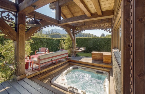 Araches-la-Frasse Ski Chalet | Luxury Chalet in French Alps - Jacuzzi -12 people