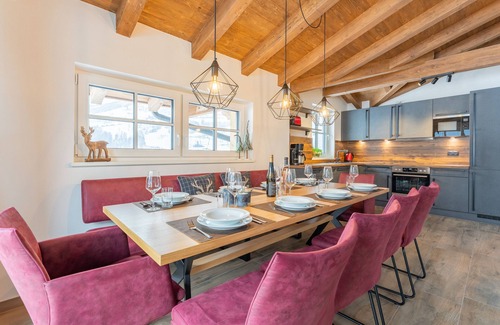 Lengdorf Ski Chalet | Luxury chalet with sauna and ski storage