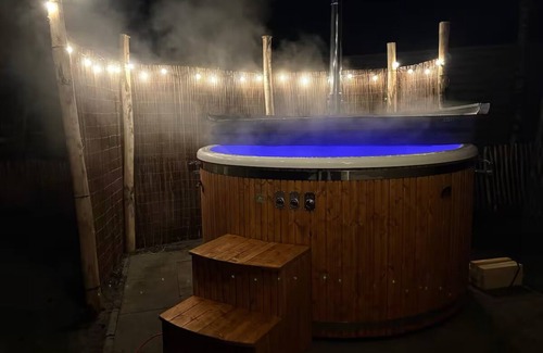 Municipality of Hellendoorn Ski Chalet | Luxury chalet with hot tub on the Salland Ridge