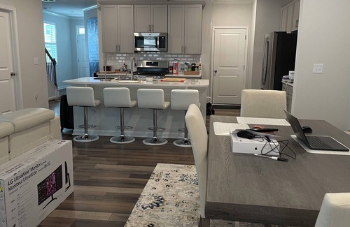 Pittsboro Condo | Luxury Charming 2-bedroom townhome with WiFi and AC in Pleasant Pittsboro