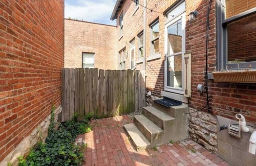 Italian Village House | Luxury Chefs Kitchen - OSU/Short North - Sleeps 10