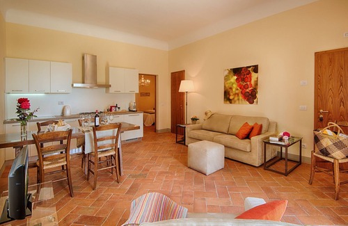 Panzano in Chianti Apartment | Luxury Chianti between Grapes - Apartment for 3 people in Panzano