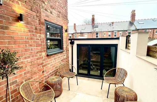 Whitley Bay House | Luxury Coastal Retreat In Whitley Bay - Sleeps 8