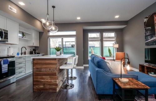 Ohio City Apartment | Luxury Condo 10 Minutes from First Energy Stadium C6