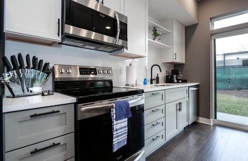 Ohio City Apartment | Luxury Condo 10 Minutes from First Energy Stadium C6