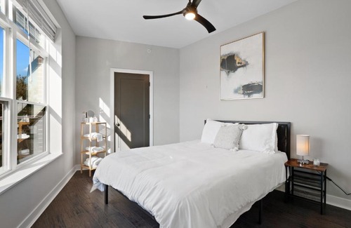 Ohio City Apartment | Luxury Condo 10 Minutes from First Energy Stadium B3