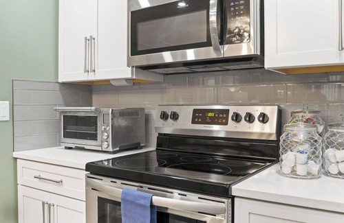 Canandaigua Condo | Luxury Condo | Hot Tub | Pool | Lake Front | FLX