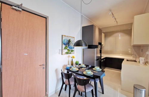 Central District Condo | LUXURY CONDO10mins to LEGOLAND5mins to CIQFASTWIFI