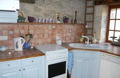 Boisse House | luxury cottage for 2, beautiful views, large swimming pool, no children