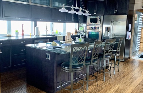 Petersfield Cottage | Luxury cottage living along Netley Creek in Petersfield, MB