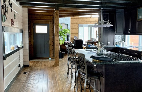 Petersfield Cottage | Luxury cottage living along Netley Creek in Petersfield, MB
