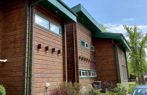 Petersfield Cottage | Luxury cottage living along Netley Creek in Petersfield, MB