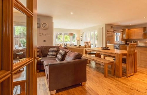 Crail Cottage | Luxury cottage with garden and parking in the heart of the village. Sleeps 8.