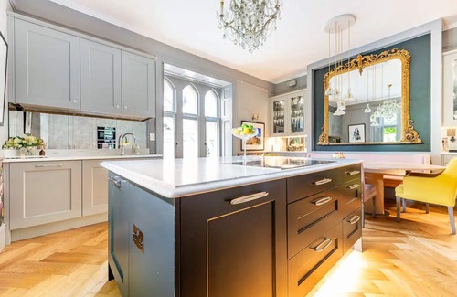Fifield House | Luxury Country Estate with Concierge and Staff. Close to London, Windsor, Ascot