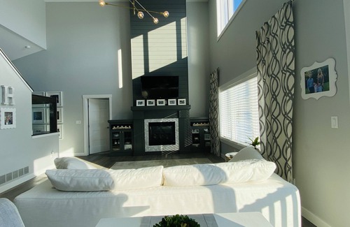 Byron House | Luxury Custom Home in Golf Community