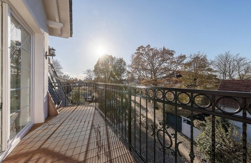 Zingst Apartment | Luxury vacation apartment right by the sea with sauna and fireplace.