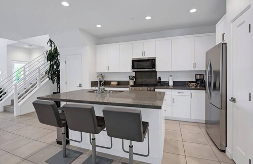 Palm Springs House | Luxury Desert Oasis in Premier Vibe Community Escape to a stunning retreat.
