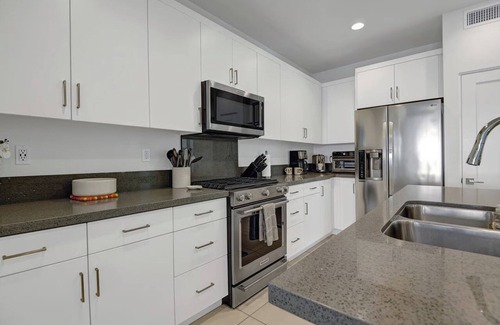 Palm Springs House | Luxury Desert Oasis in Premier Vibe Community Escape to a stunning retreat.