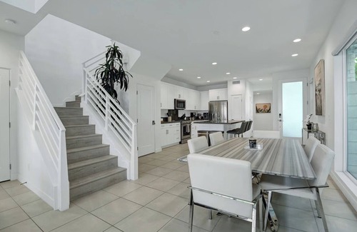 Palm Springs House | Luxury Desert Oasis in Premier Vibe Community Escape to a stunning retreat.