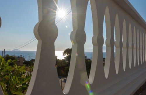 Neo Kalamaki House | Luxury Designed House in crete near to the beach