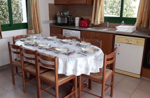 Kathikas Villa | Luxury detached Villa with Private swimming Pool/Free WiFi/Welcome Hamper