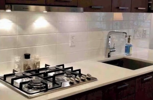 Downtown Vancouver Condo | Luxury Downtown Condo with A/C, Laundry, Parking
