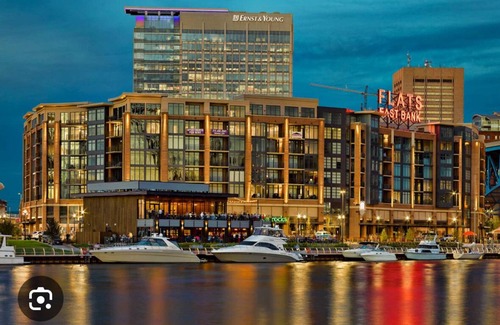 Downtown Cleveland Apartment | Luxury Downtown Flats Waterfront Apartment with Inside Parking