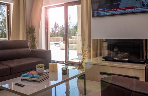 Cilipi Villa | Luxury Dubrovnik villa with private heated pool, jacuzzi and sauna Pietrina