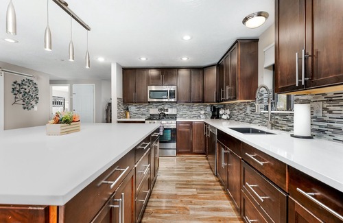 Durango House | Luxury Durango Retreat, 5 Min to Downtown, Hot Tub, Views, Games, Pets Welcome!