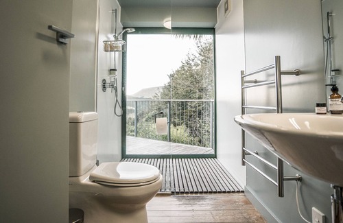 Dunedin House | Luxury Eco Self- contained accommodation on the Otago Peninsula