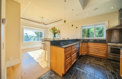 Aghadoe House | Luxury eight Bedroom Home (Sleeps17) with views of Killarney Lakes and Mountains