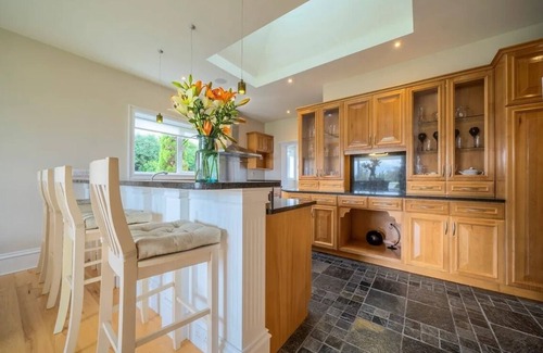 Aghadoe House | Luxury eight Bedroom Home (Sleeps17) with views of Killarney Lakes and Mountains
