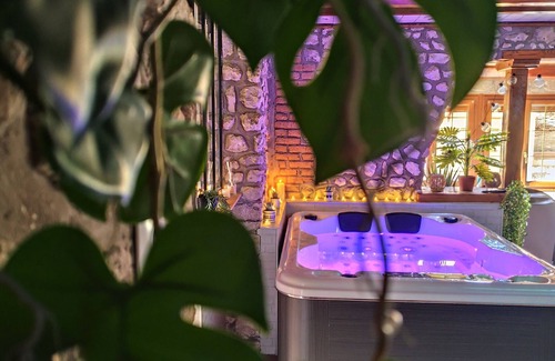 Tosny House | Luxury escape in Normandy: Sauna, Jacuzzi & Home Cinema! Château Gaillard
