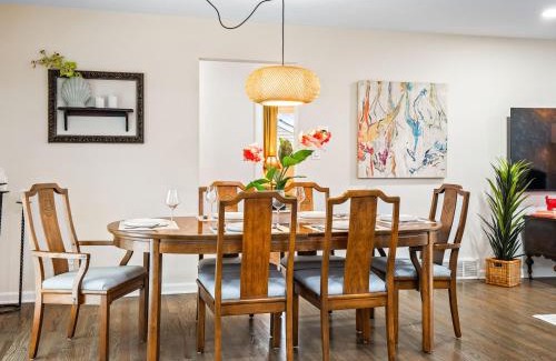 Highland Heights House | Luxury Escape, Sleeps 8,Game Room, Highland Heights