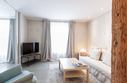 Palos de la Frontera Apartment | Luxury & exclusive apartment Reina Sofia in Atocha Madrid center