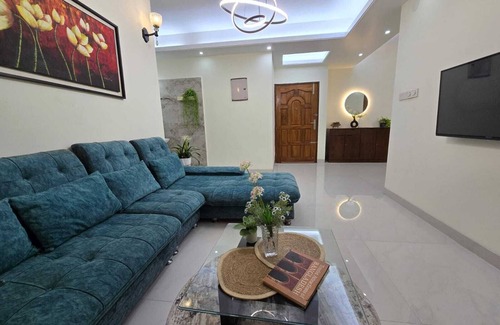 Banani Apartment | Luxury family friendly 3BHK apt Near Banani 11 & Gulshan Hotspots,